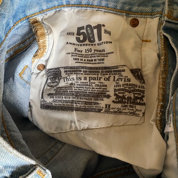 Levi’s light wash jeans 501 - Picture 8 of 10